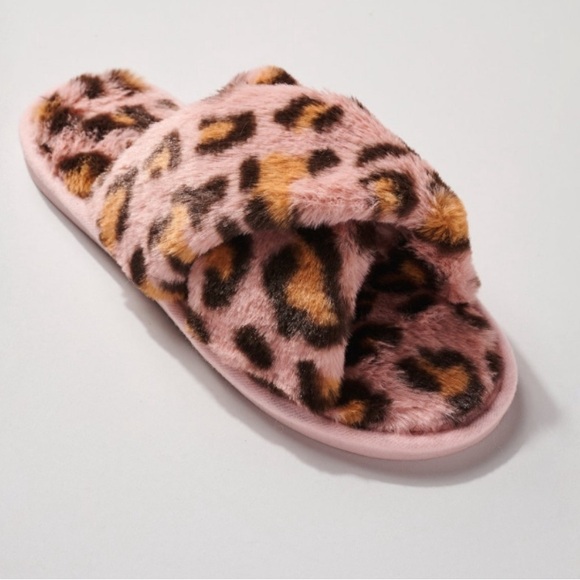Shoes - Leopard Cross Furry Slippers Pink